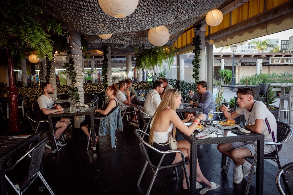 West End Restaurant - Burguers and Steakhouse in Maspalomas — Ambiente