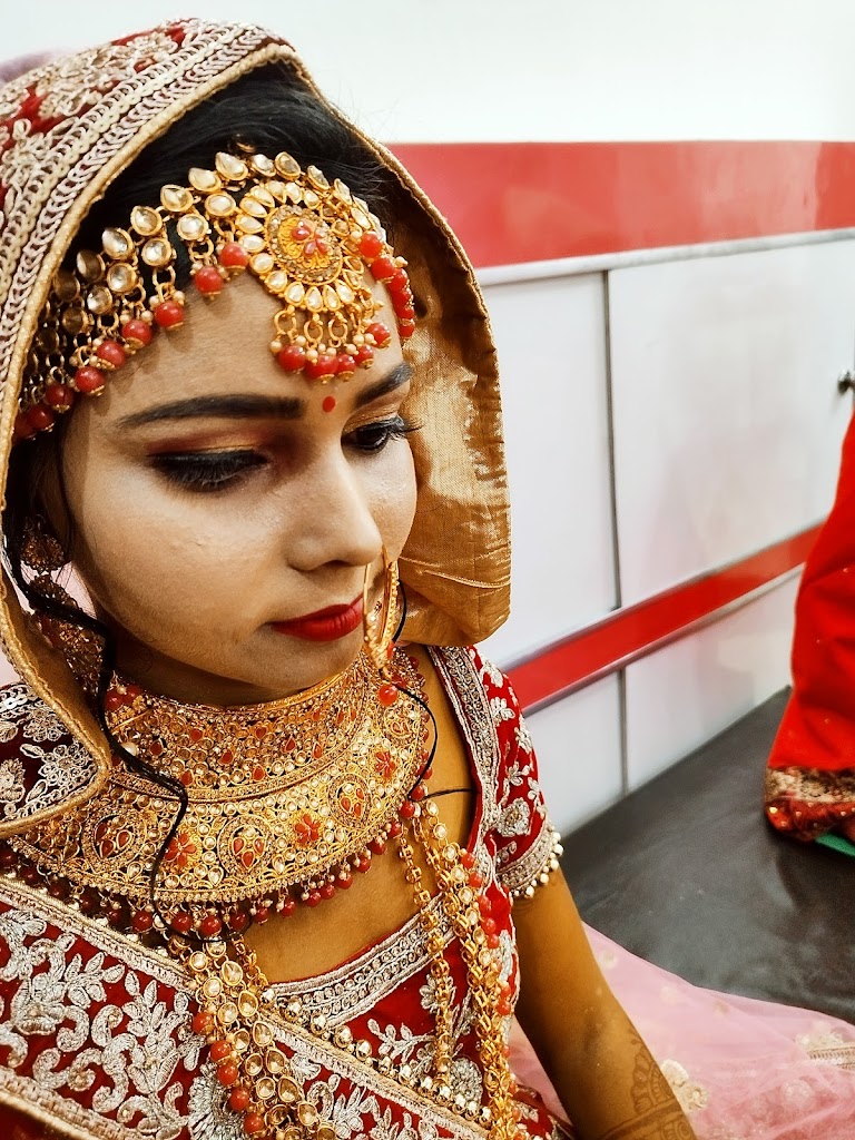 Binni Beauty Parlour