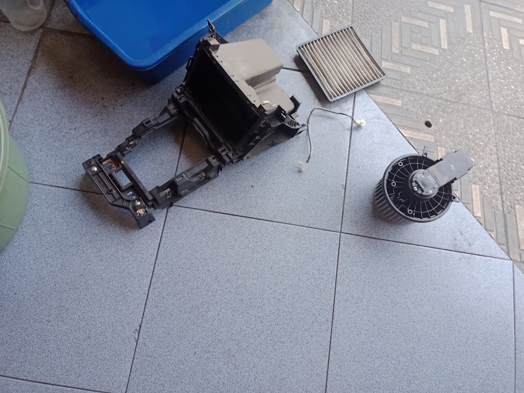 Savacha Ichsan AC Mobil