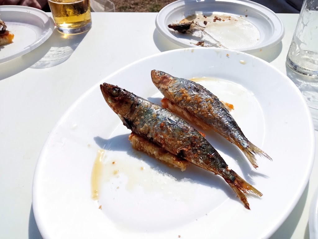 Pena Cultural, Rociera, Coca de la Pinera — Comida y bebida