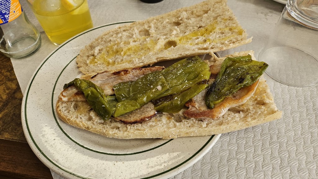 Rest. El Nou Canto — Comida y bebida