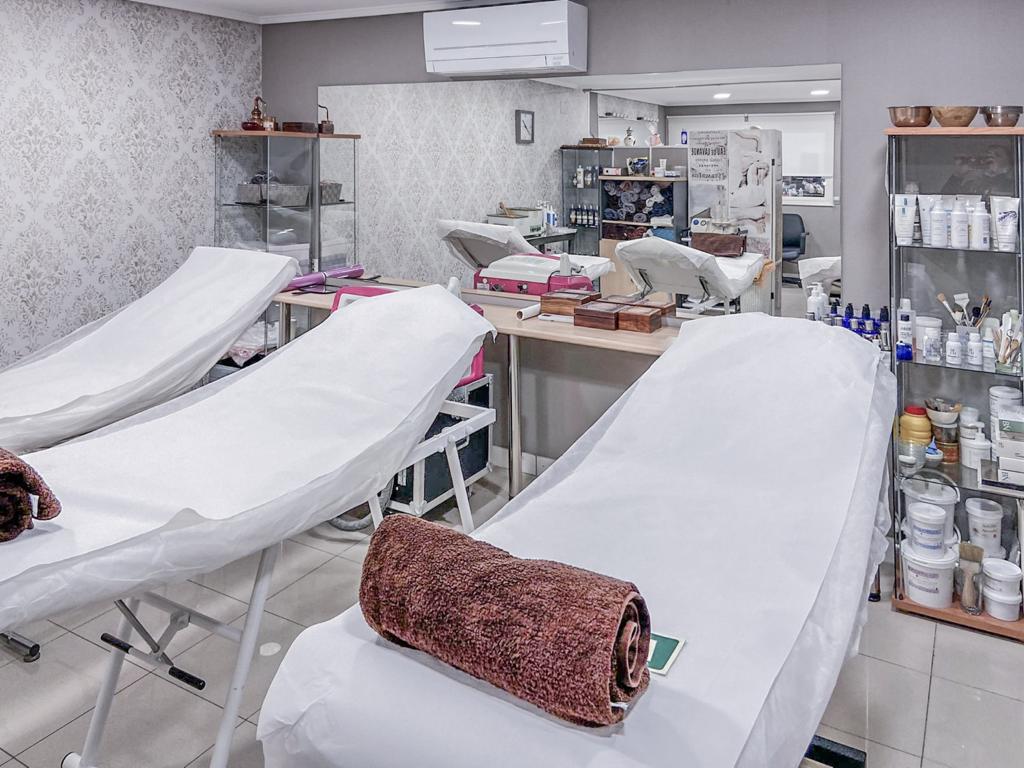 Centro de Formacion de Estetica y Peluqueria Domeka Vera — Del propietario