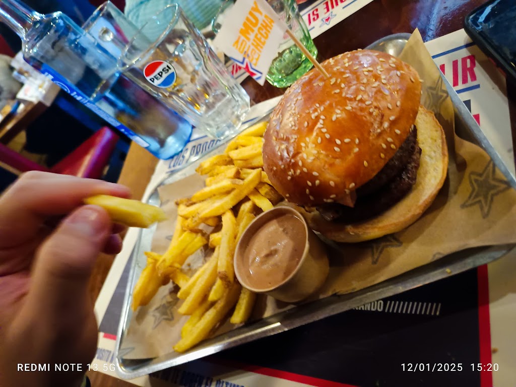 Foster's Hollywood — Comida y bebida