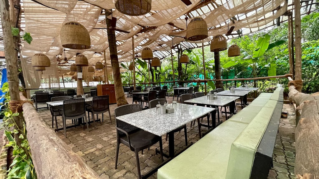 Safari Woods Kitchen Bar