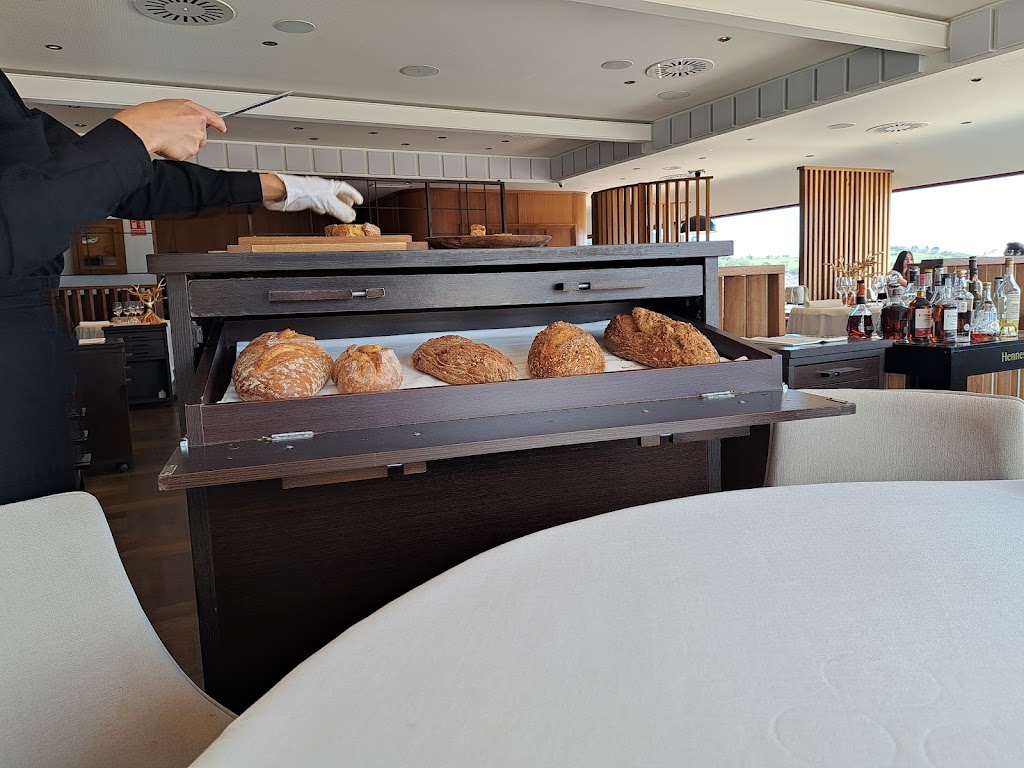 Restaurante El Serbal — Ambiente