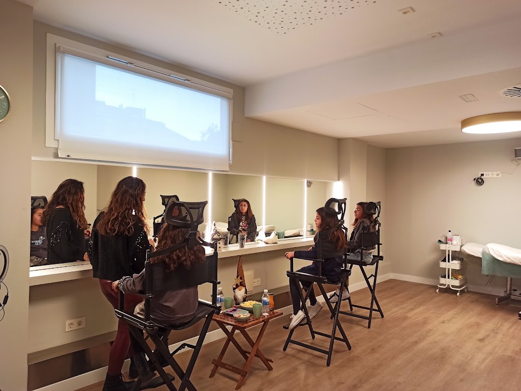 Raquel Larrea |Escuela de Estetica y Salon de belleza Profesional — Interior