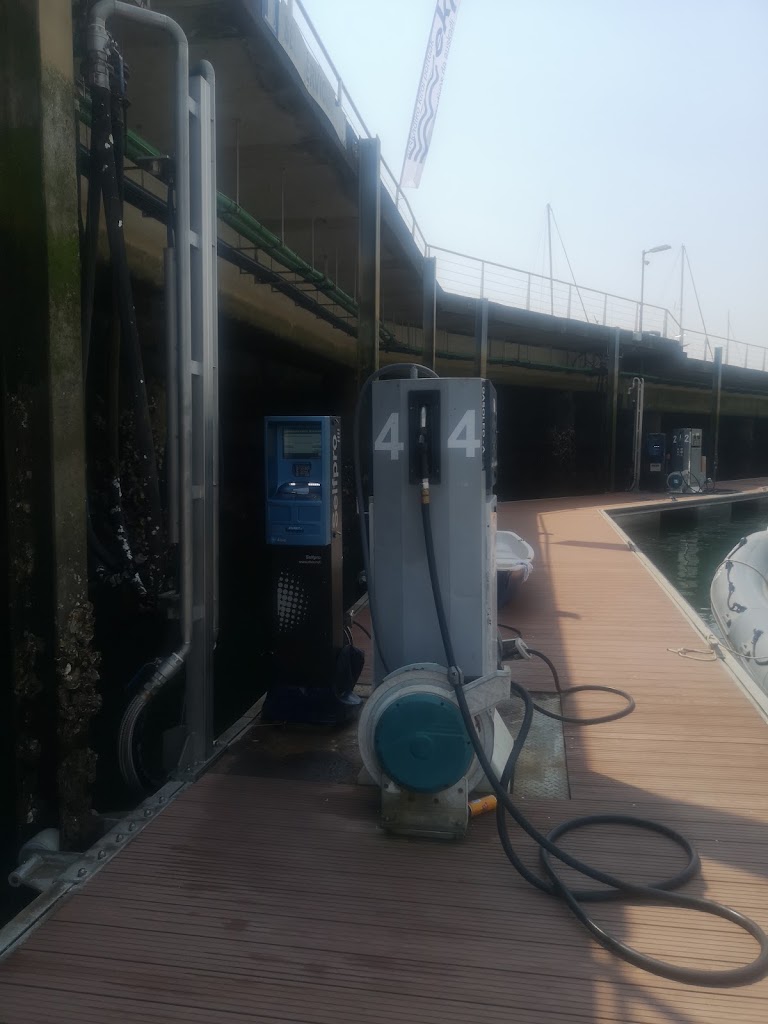 Gasolinera Nautica Puerto Hondarribia — Estacion de servicio
