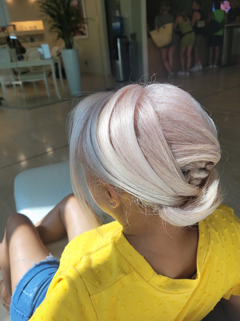 BEAUTY PALAS — Peinado