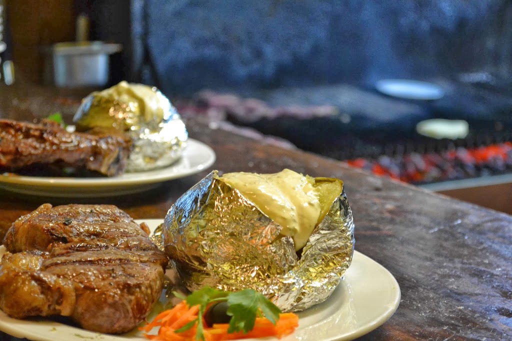 El Rancho Asador Argentino — Comida y bebida