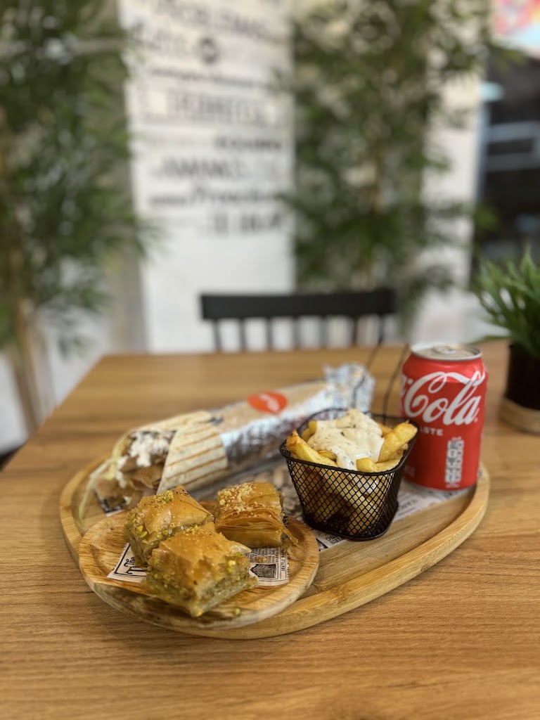 Rico44 Kebab & Postres Guardamar (Halal) — Comida y bebida