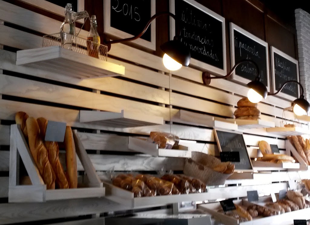 Panaderia AMAQUIA Torneiros — Vitrina
