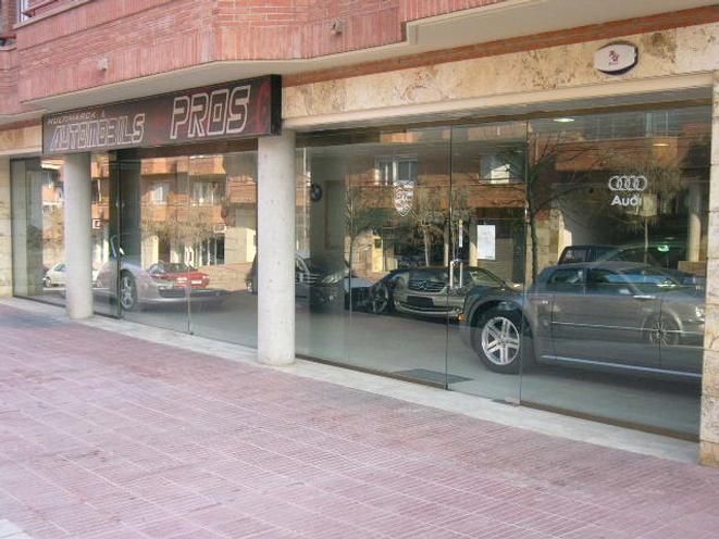 Automoviles Pros — Exterior