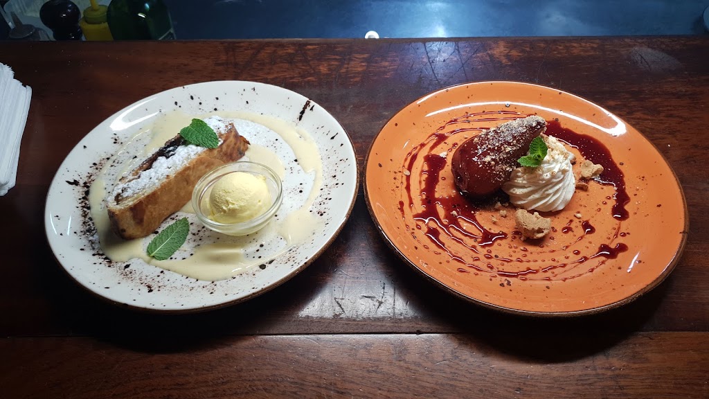 Zena Italian Restaurant — Comida y bebida