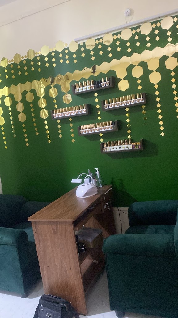 Livi S Unisex Salon And Beauty Academy