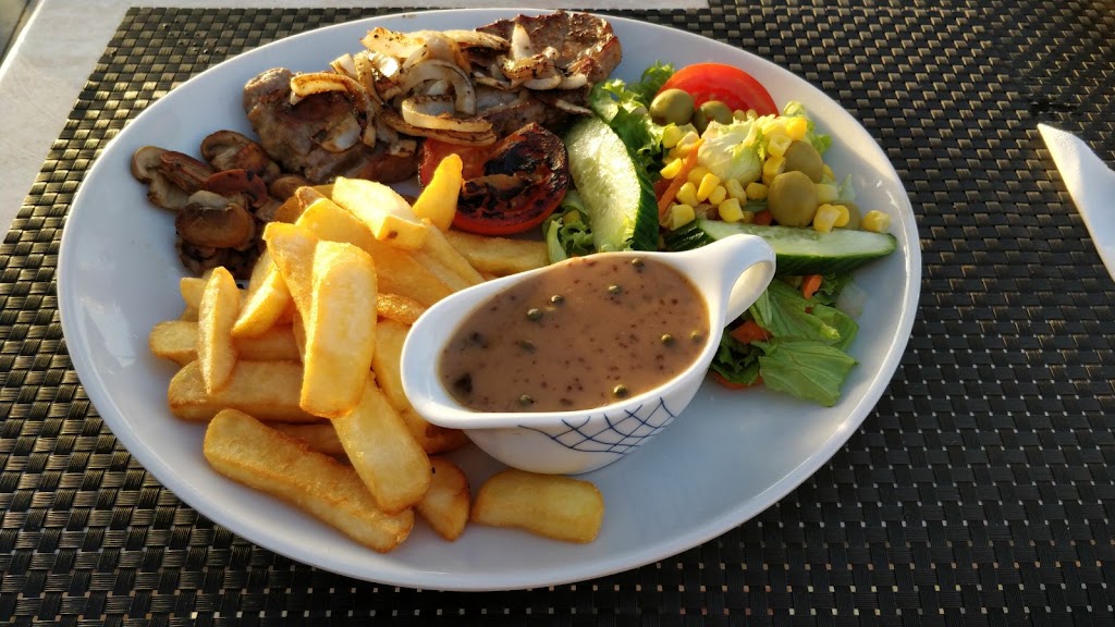Elvis Bar — Comida y bebida