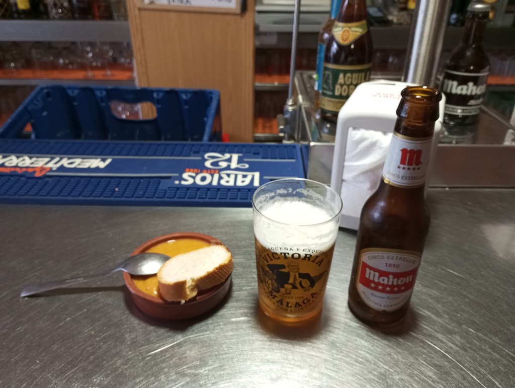 Bar Guerrero — Comida y bebida