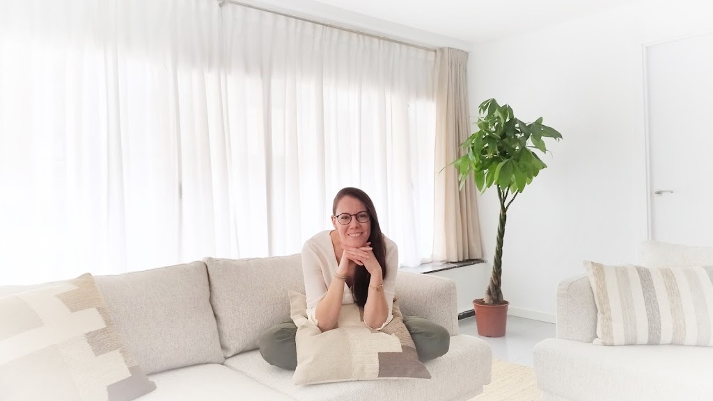 Sara Burillo * Psicologa Especialista en Hipnosis y Terapia Breve