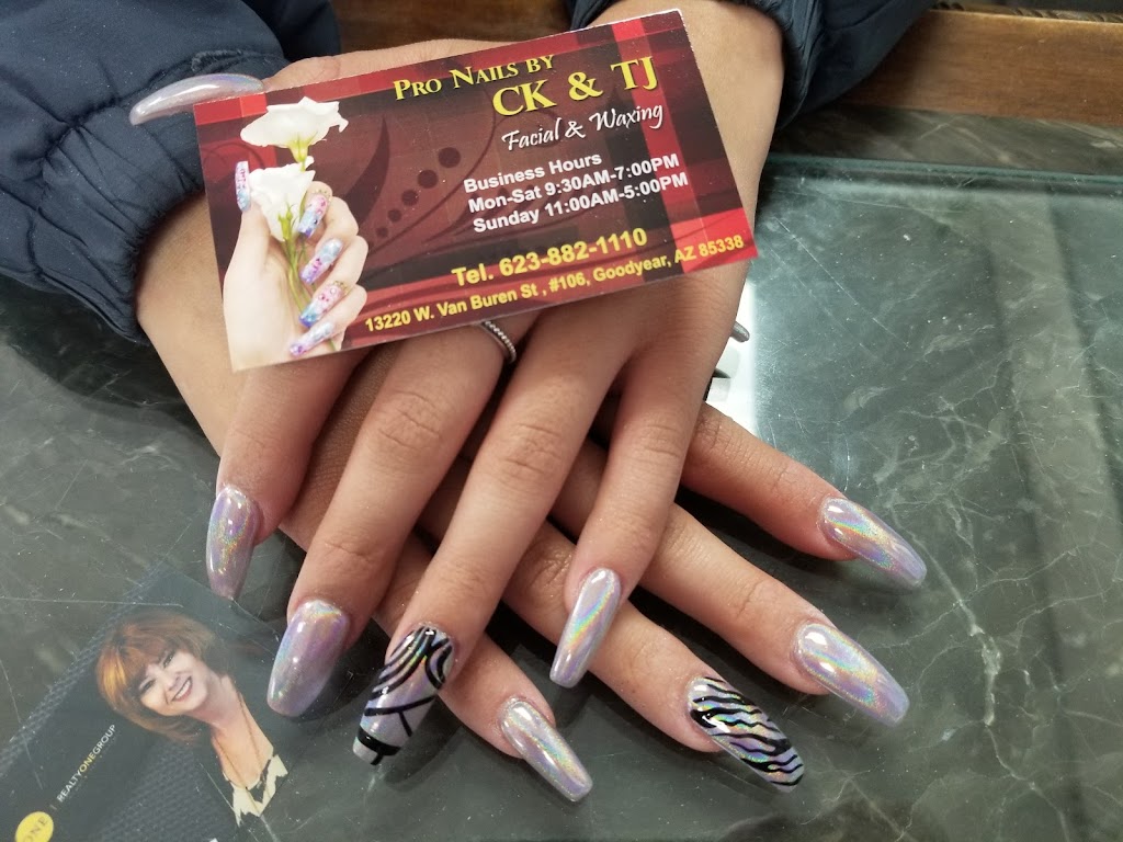 QT Nails Main Image