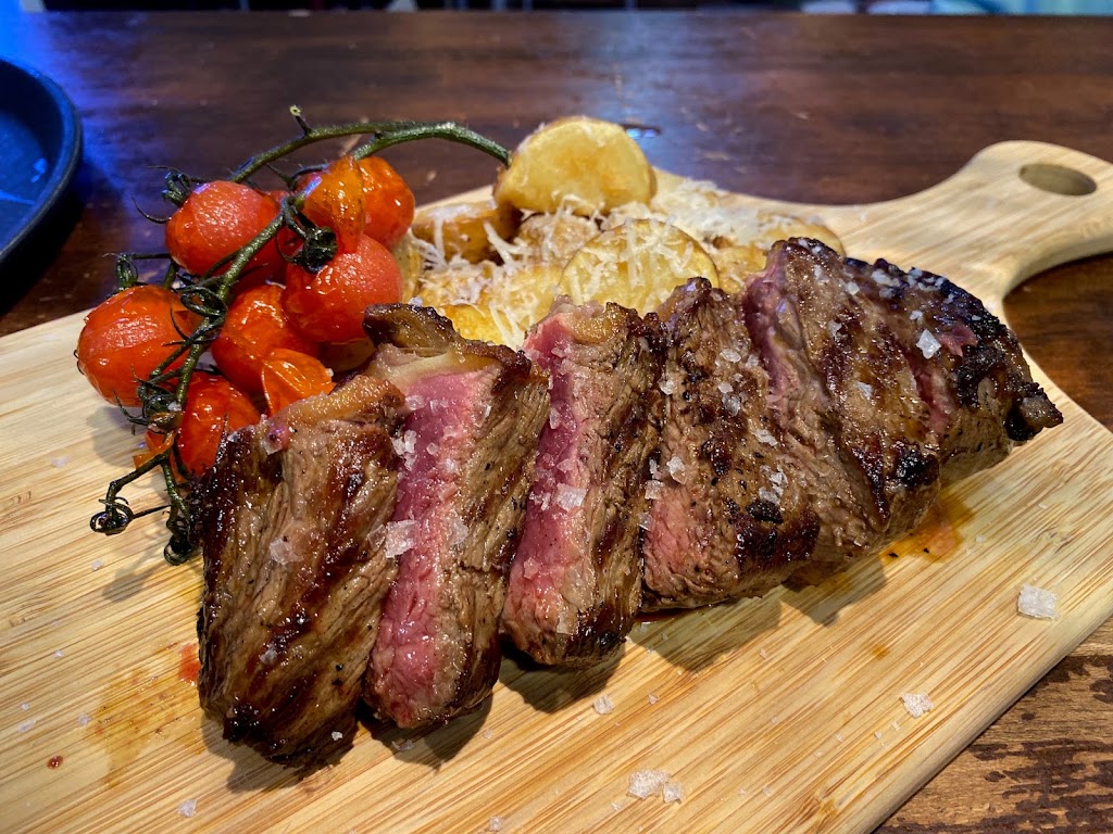 Jamoneria Cavamontes — Comida y bebida