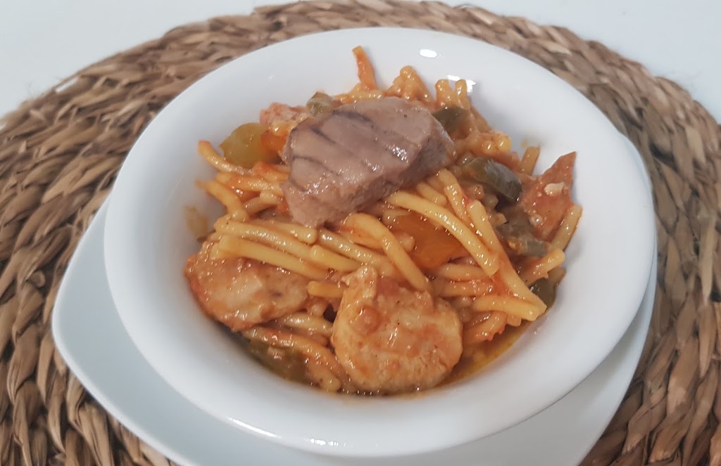 La Albahaca Bar — Comida y bebida