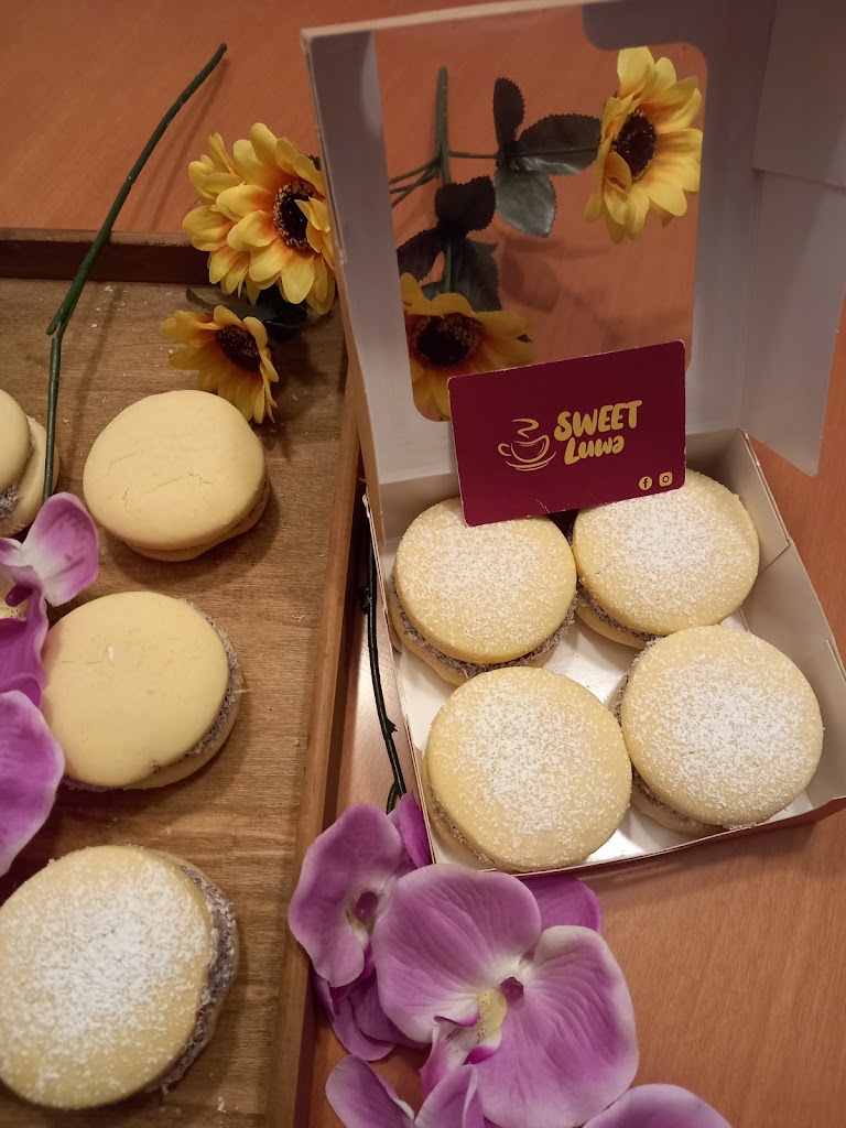 Sweet Luwa Cafe — Comida y bebida