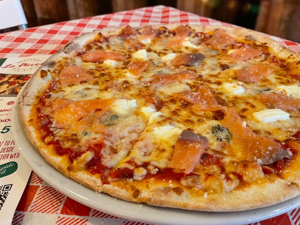 La Piccola Pizzeria — Pizza