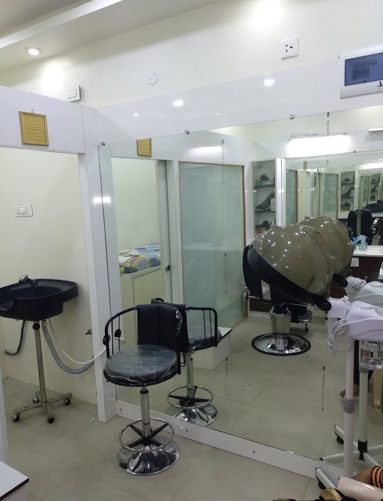 Nikhaar Beauty Parlour