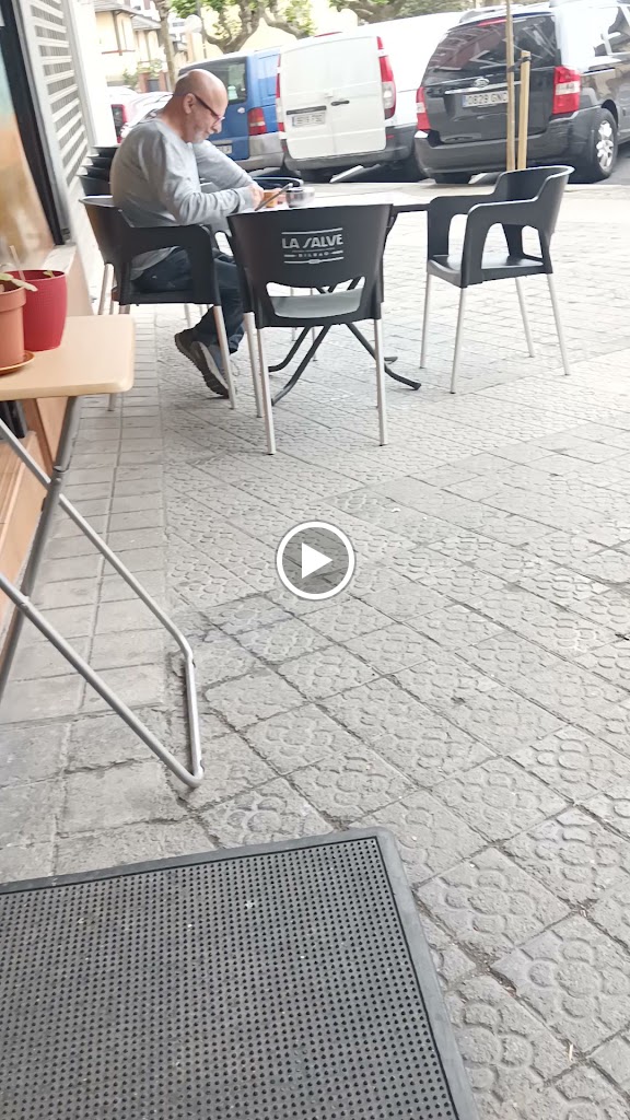 Lezama Cafe Bar — Videos