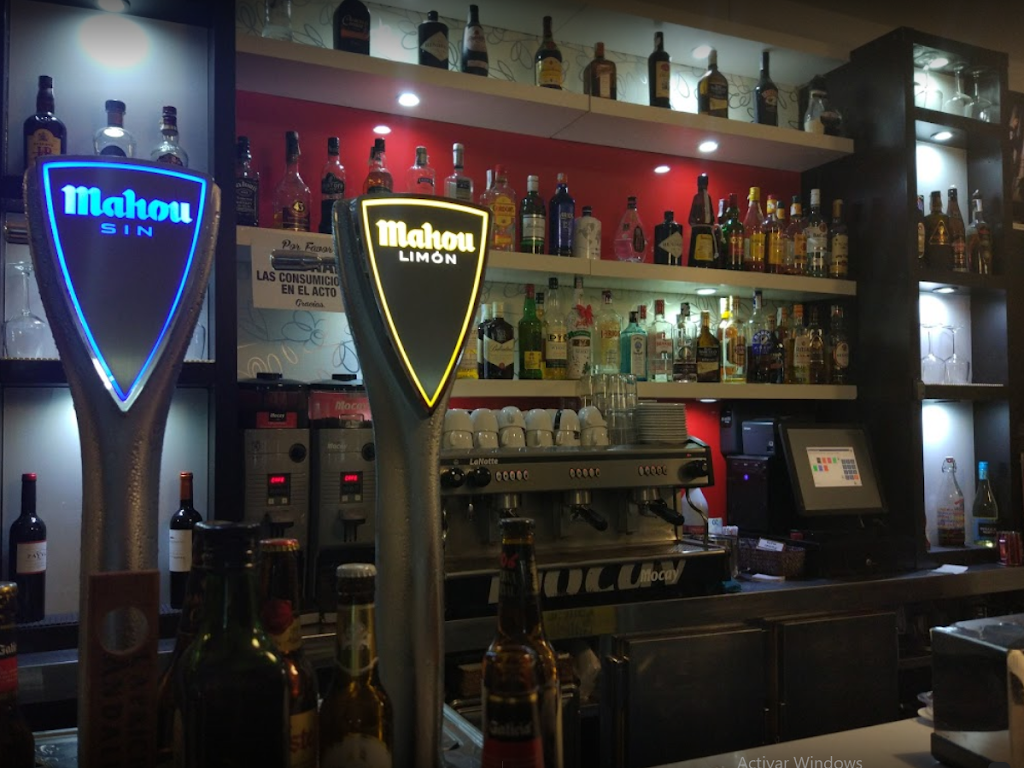 Restaurante En Navalmoral de la Mata Nuevo Siglo XXI — Ambiente