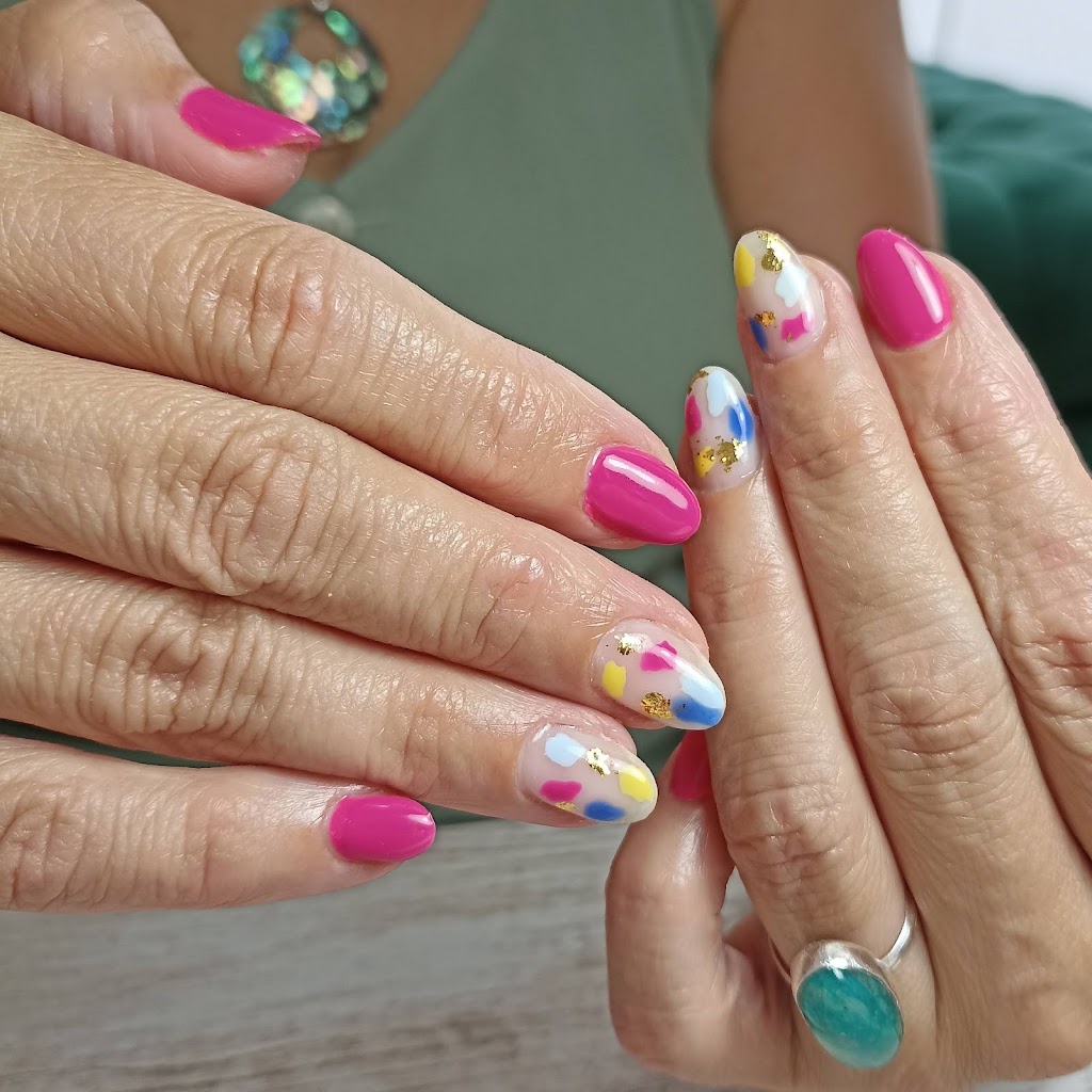 Laura Vela Nails Manicura y estetica — Del propietario