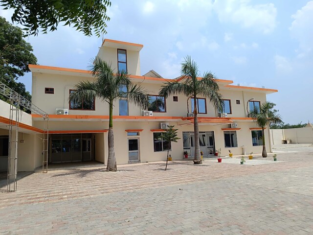 Kanak Hotel Resort