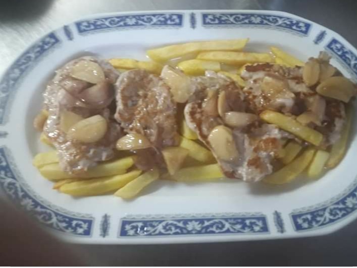 Bar mulo los Quinteros — Comida y bebida