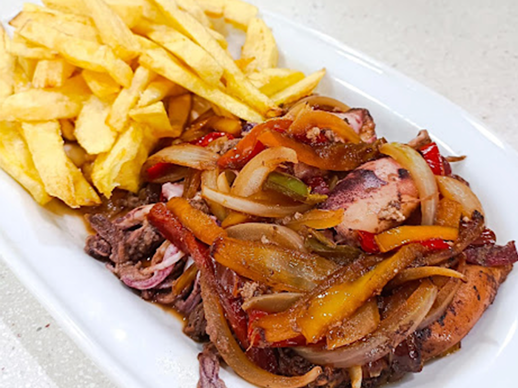 VAR CON UVE. A TAVERNA — Comida y bebida