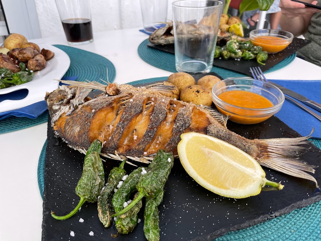 Restaurante La Cueva — Comida y bebida