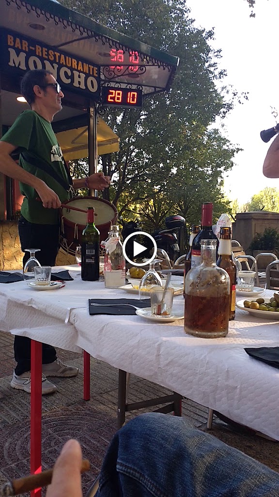 Bar-Restaurante Moncho — Ambiente