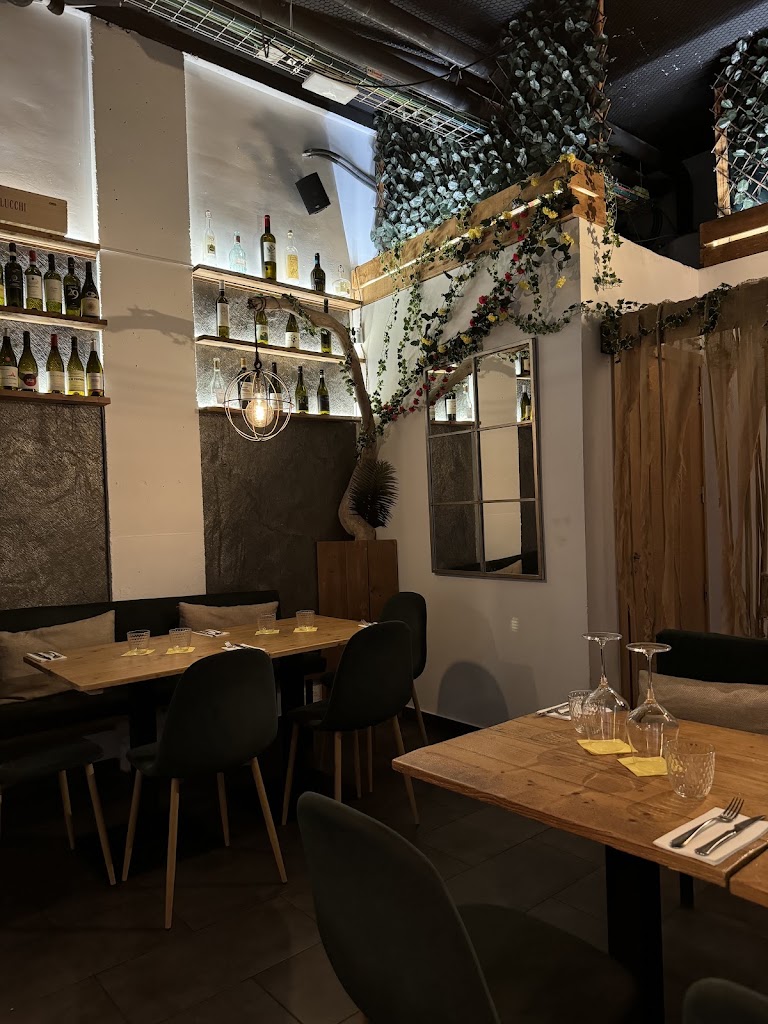Makaria Artisan Pasta — Ambiente