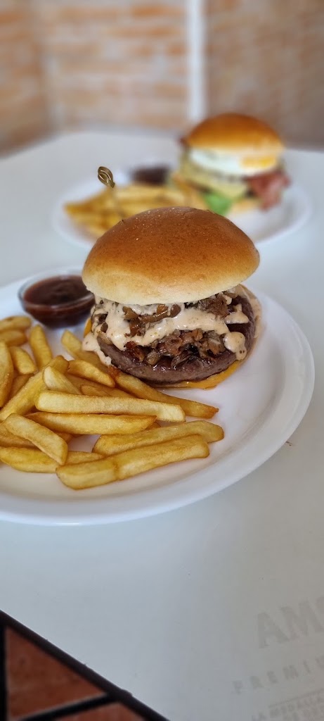 MH bar,cafeteria — Del propietario