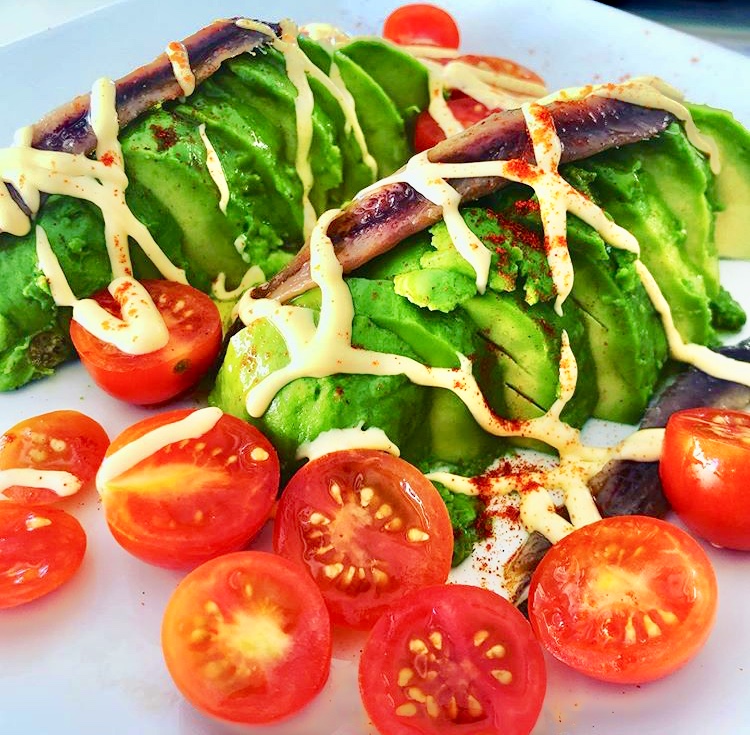 Restaurante La Esquina — Comida y bebida