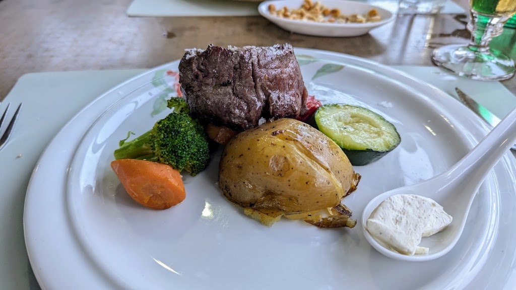Restaurante Rebate — Comida y bebida