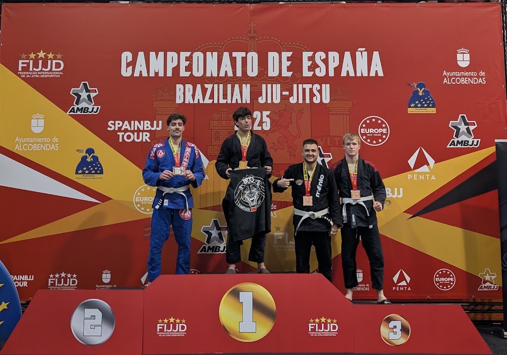 WAR JIU-JITSU Elche — Arte marcial