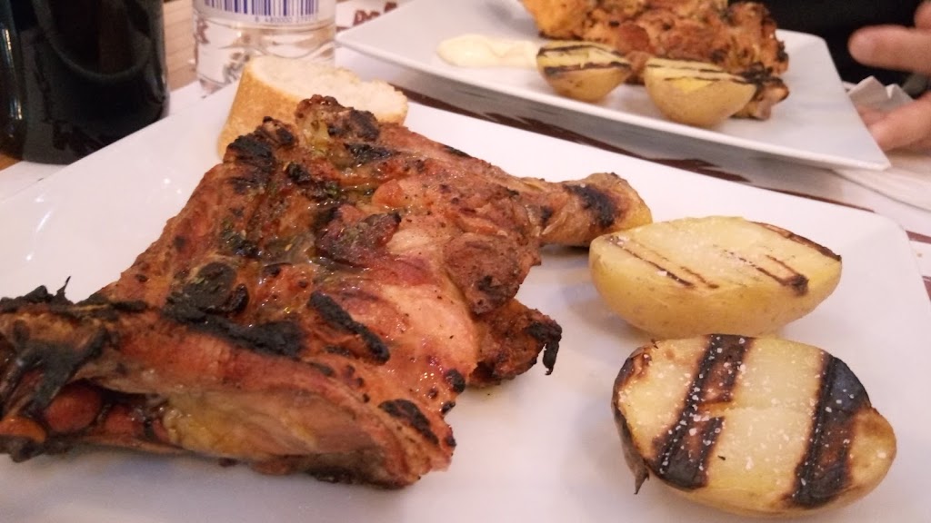 Mr Carlos Braseria Restaurante — Comida y bebida