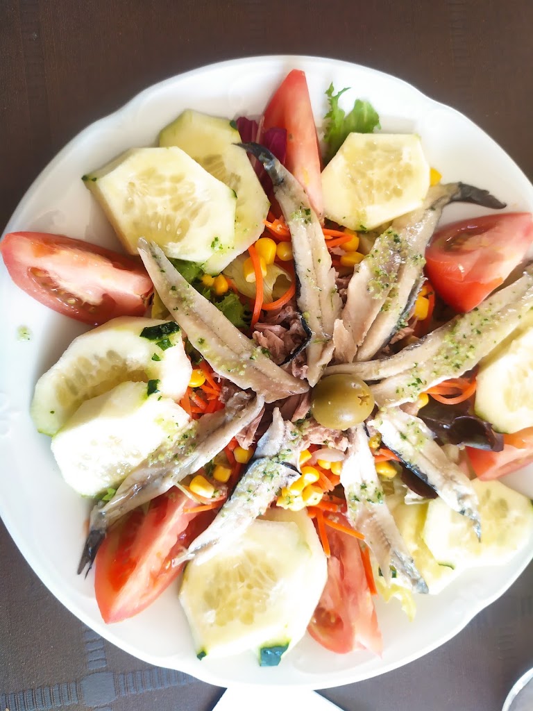 Restaurante la caleta — Comida y bebida