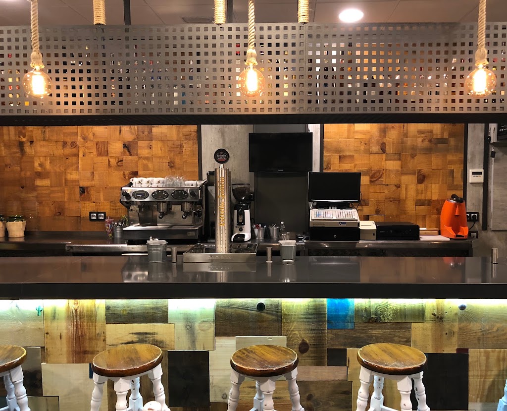 Bar Cafeteria El Candil — Ambiente