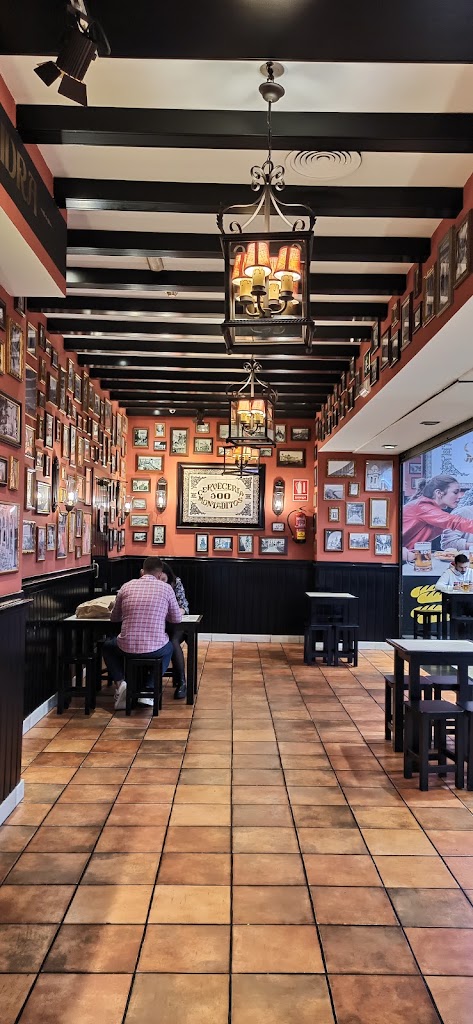 100 Montaditos Ecija — Ambiente