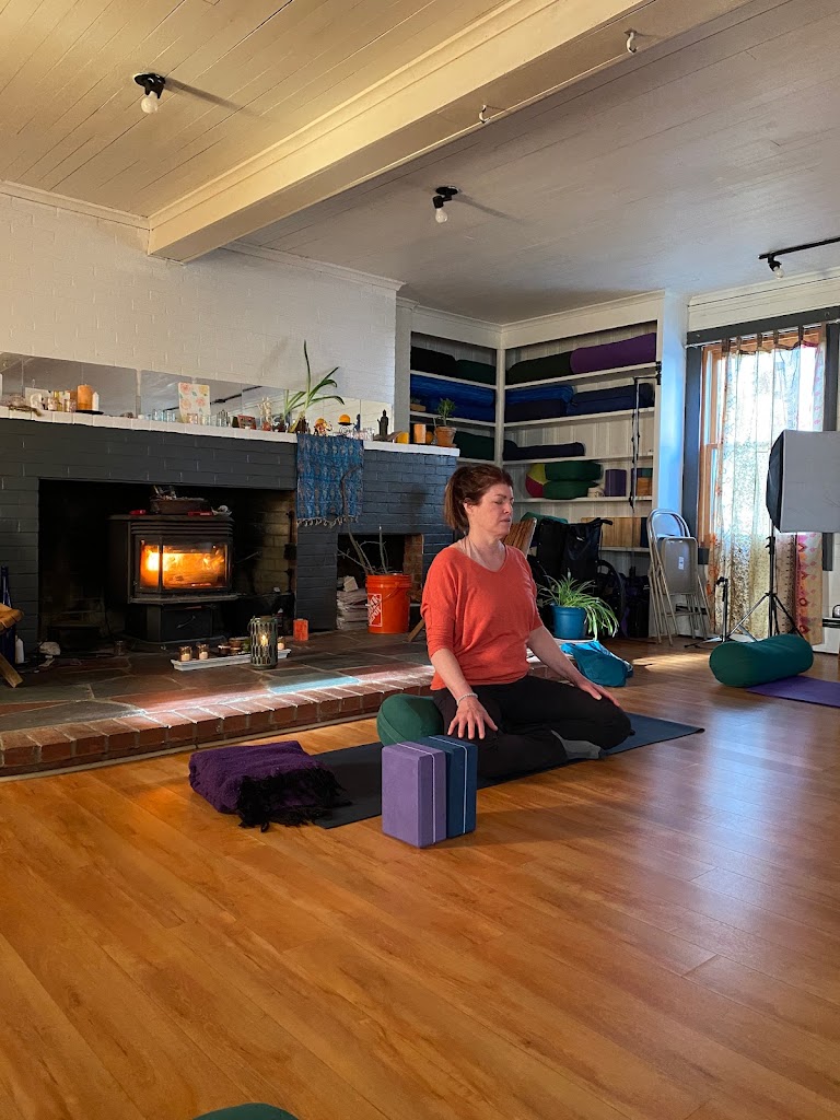  Amenia Yoga - a Place for Wellness