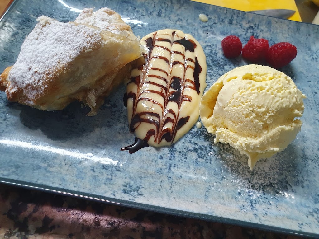 Restaurante La Boccana — Comida y bebida