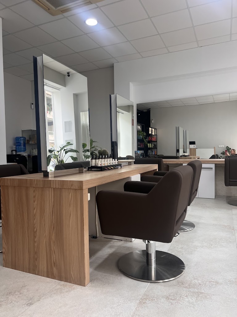 Nora Hair and Beauty — Del propietario