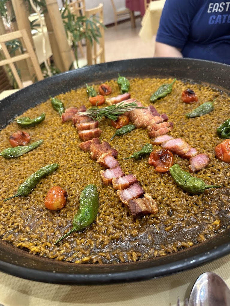 LES DUNES - ARROCERIA - RESTAURANTE — Comida y bebida