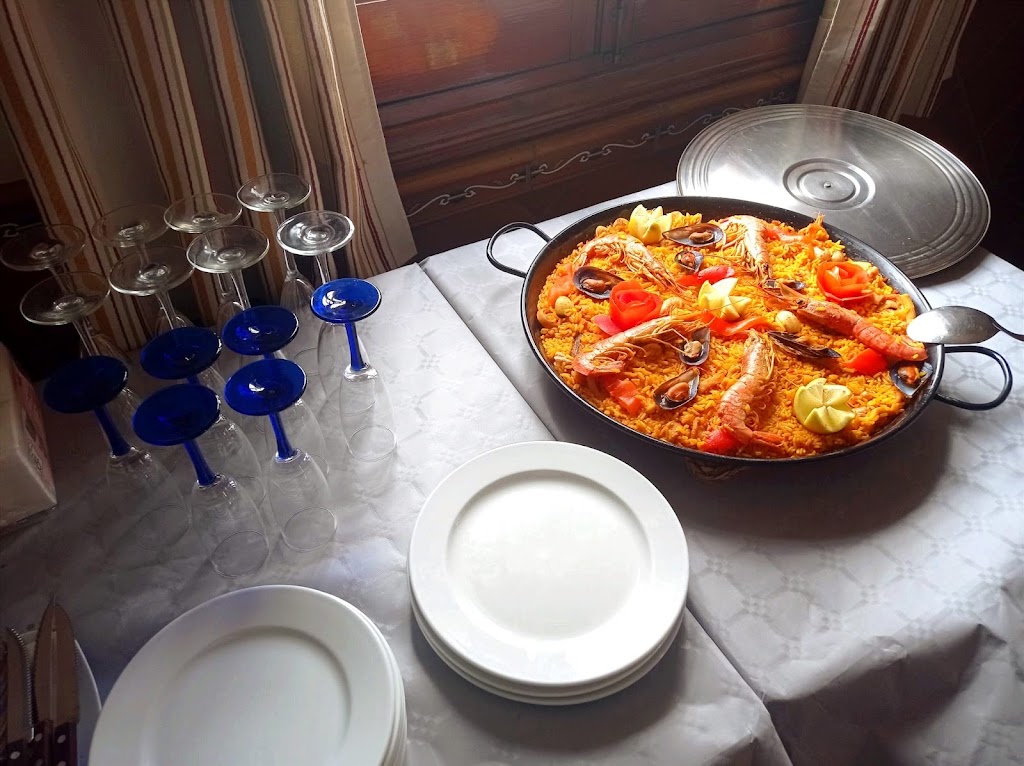 Cafe-Bar El Euro — Comida y bebida