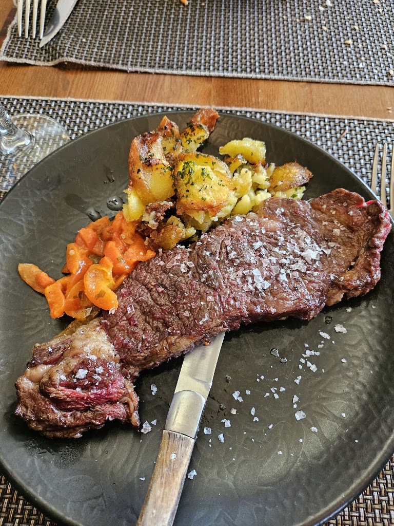 Restaurante La Cervecera — Comida y bebida